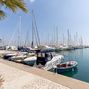 Aregai Marina Exclusive Seaside Appartamento